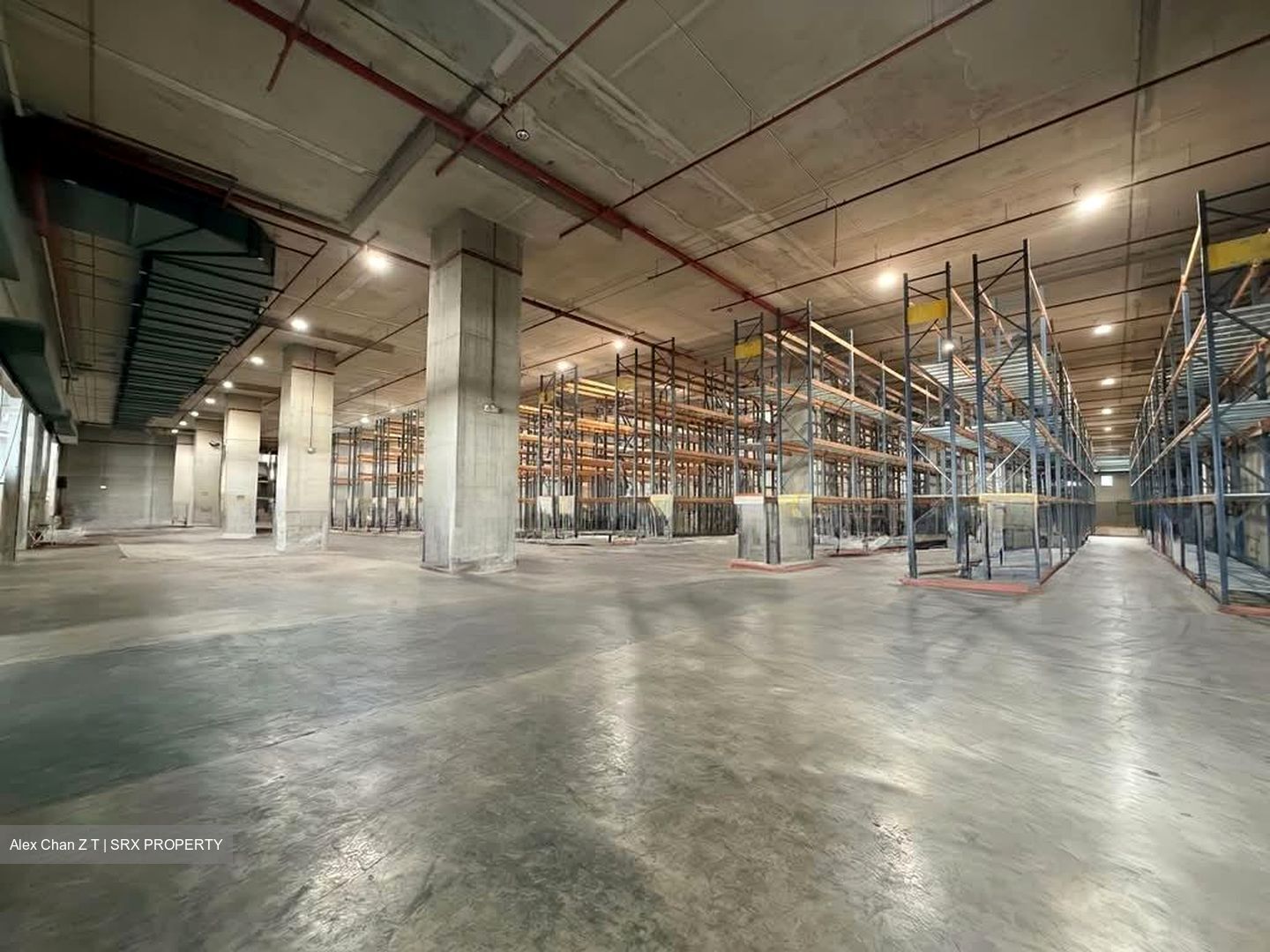 Gul Way (D22), Warehouse #578704731